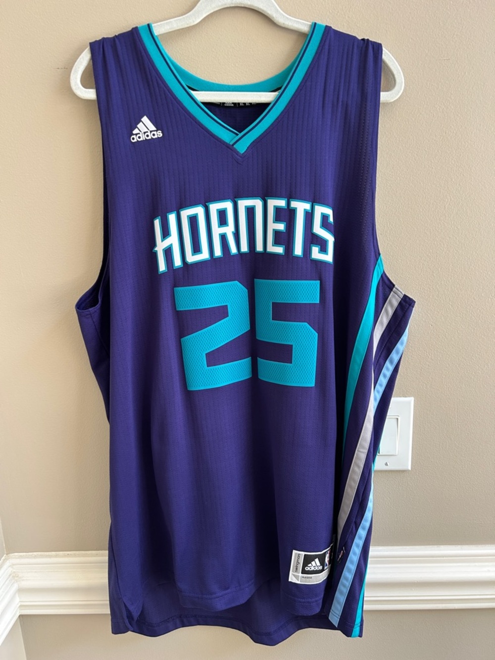 Charlotte Hornets Jefferson 25 Game Day Jersey Size XL + 2”